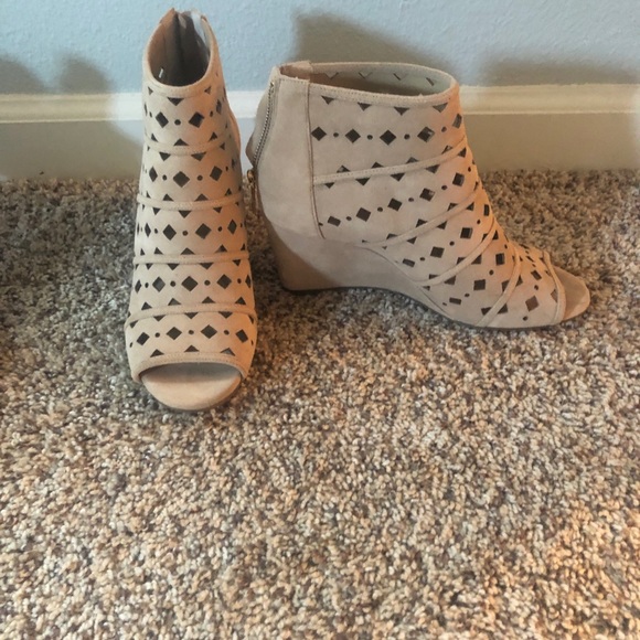 Michael Kors wedge. - Picture 2 of 2